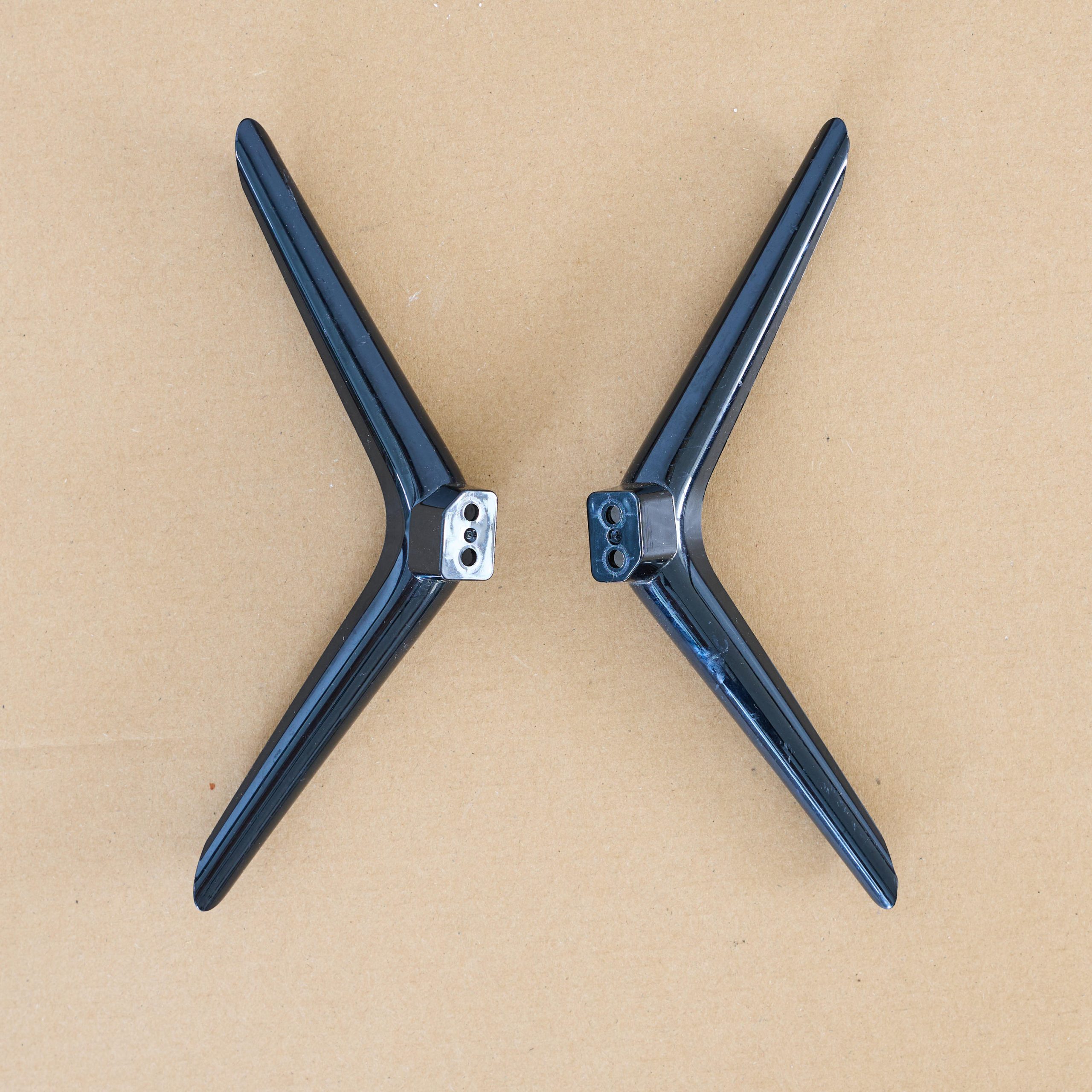 Insignia 32” Tv Stand Legs