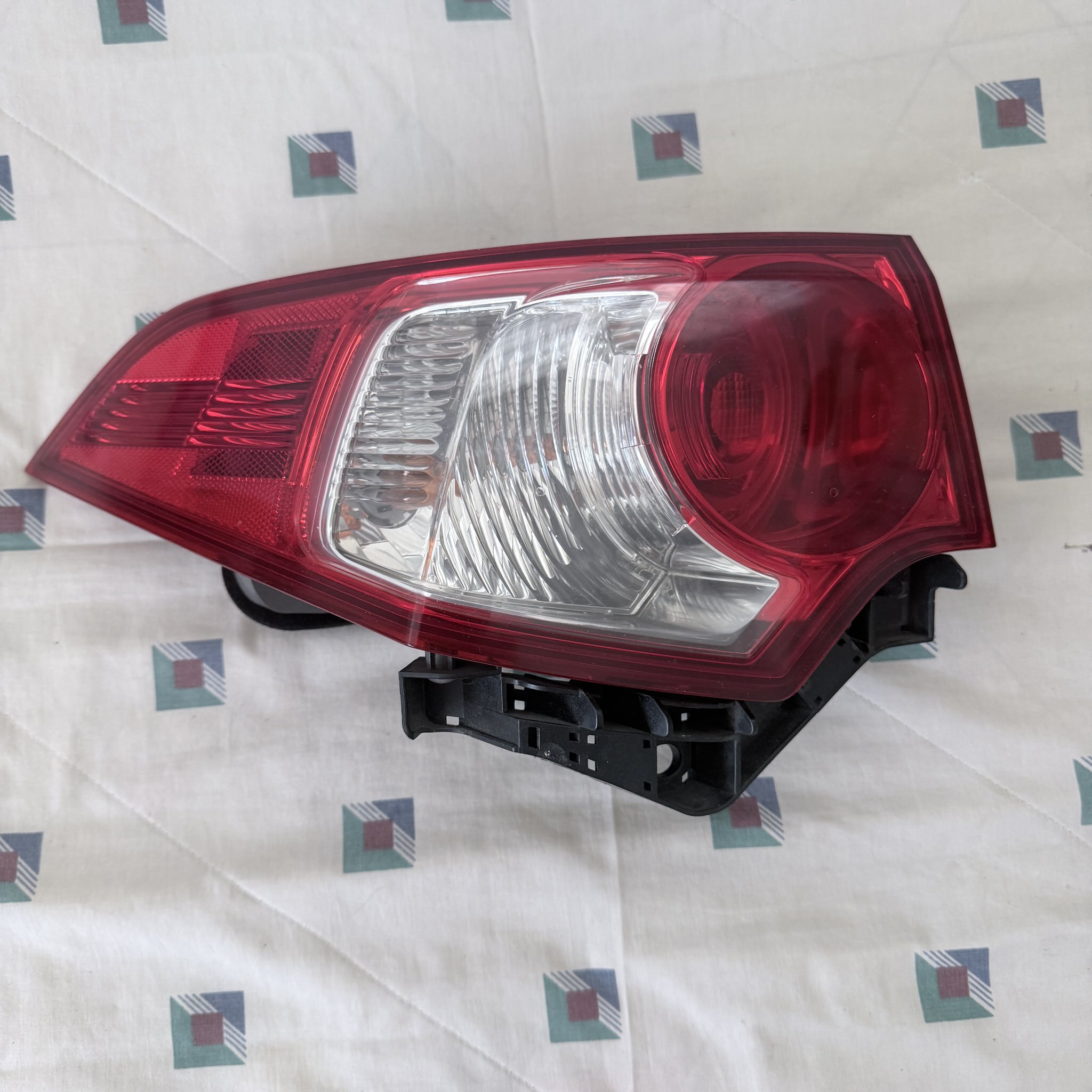 09-14 ACURA TSX LIGHT 33550-TL0-A11